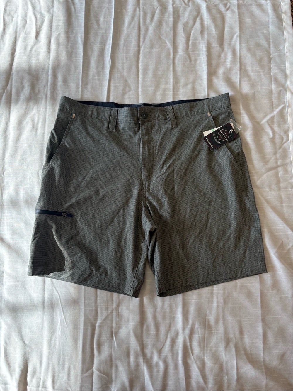 NWT Flag & Anthem Men's Gray MadeFlex Performance Shorts size 34